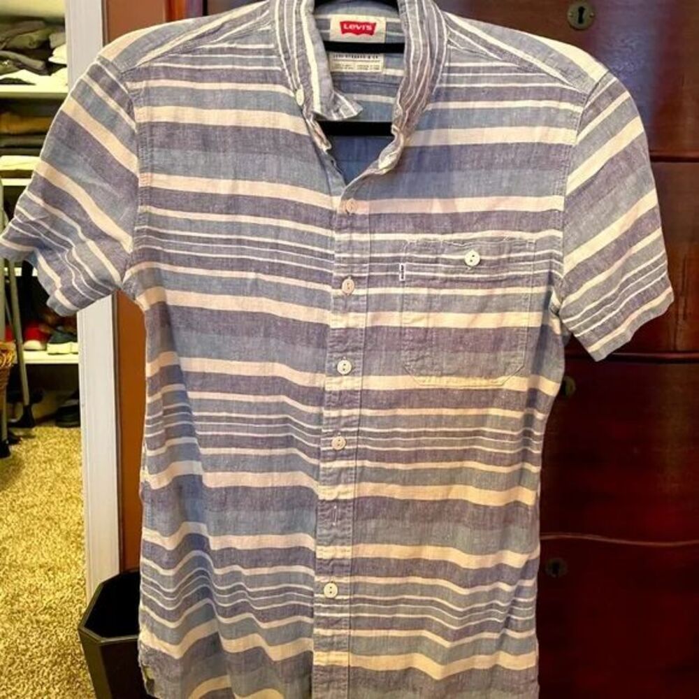 Discontinued Mens Horizontal Striped Linen Button up by Levi's Size Small